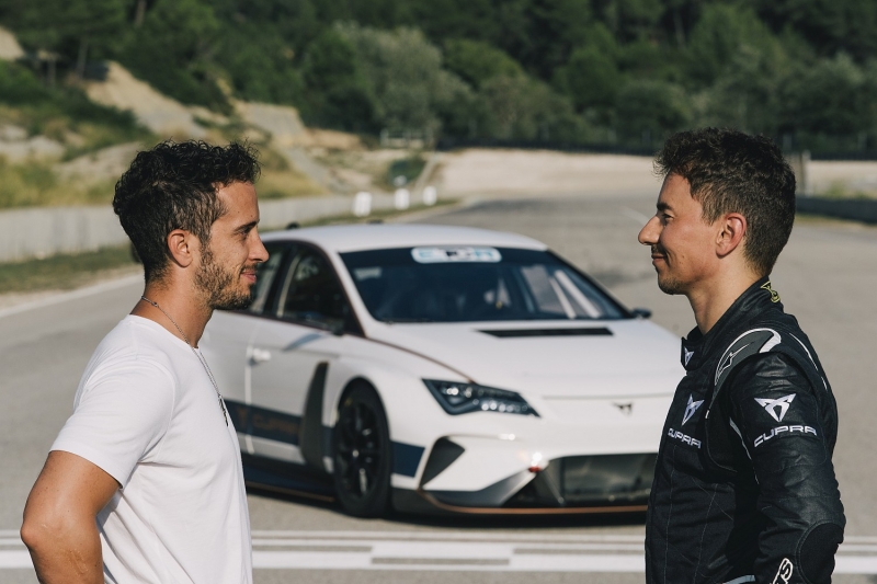 Lorenzo-and-Dovizioso-one-on-one_001_HQ