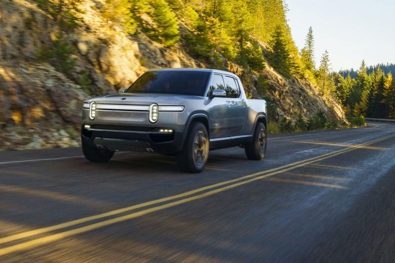 M.-Rivian_R1T_Highway