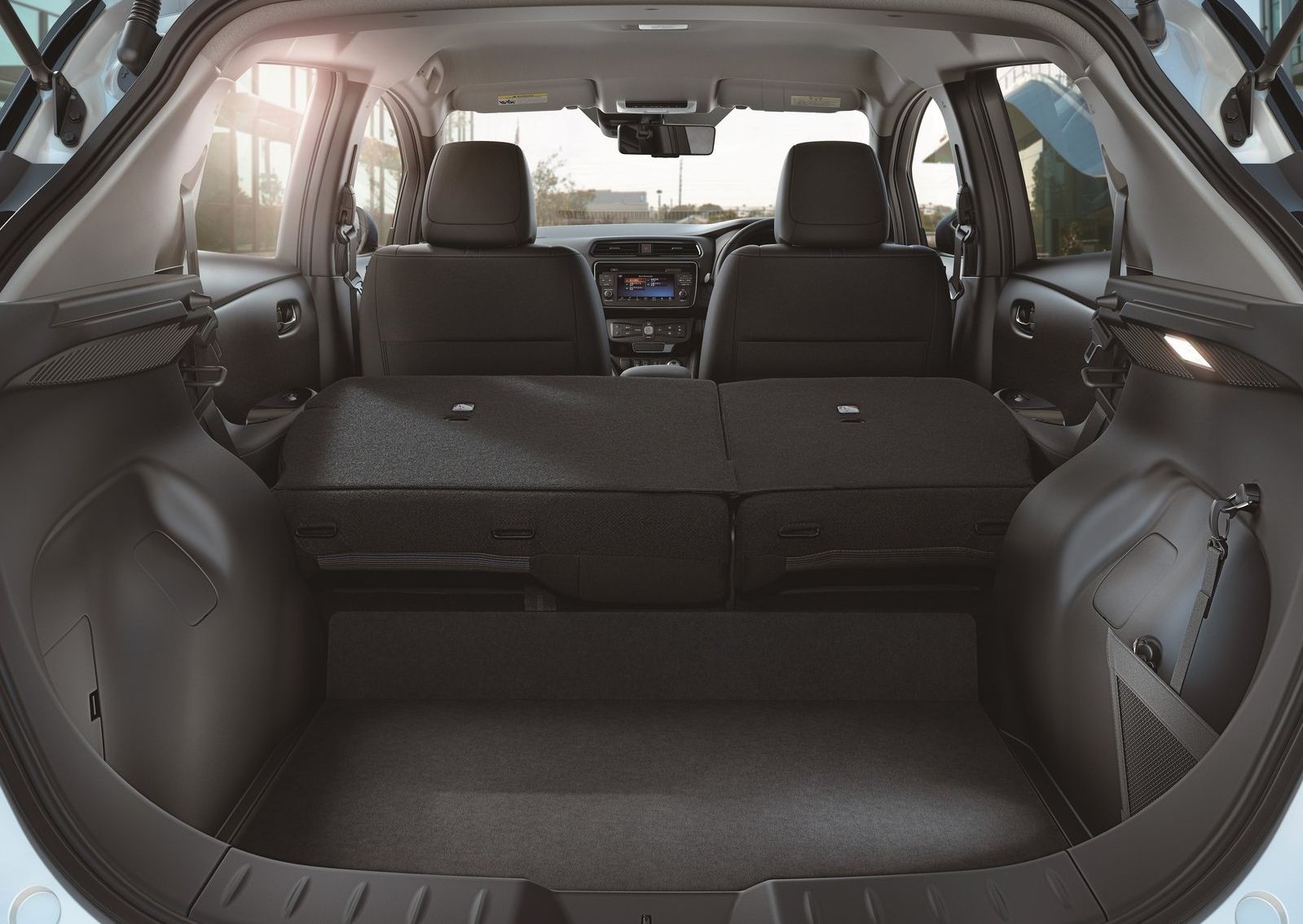 Nissan-Leaf-2018-1600-3f