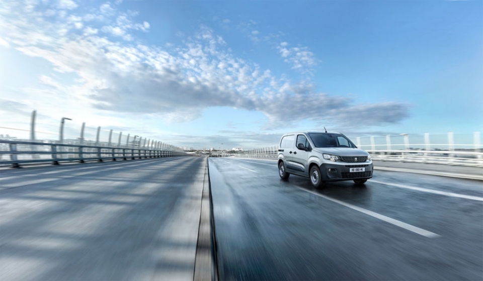 PEUGEOT_PARTNER_1811KL_086-960×600