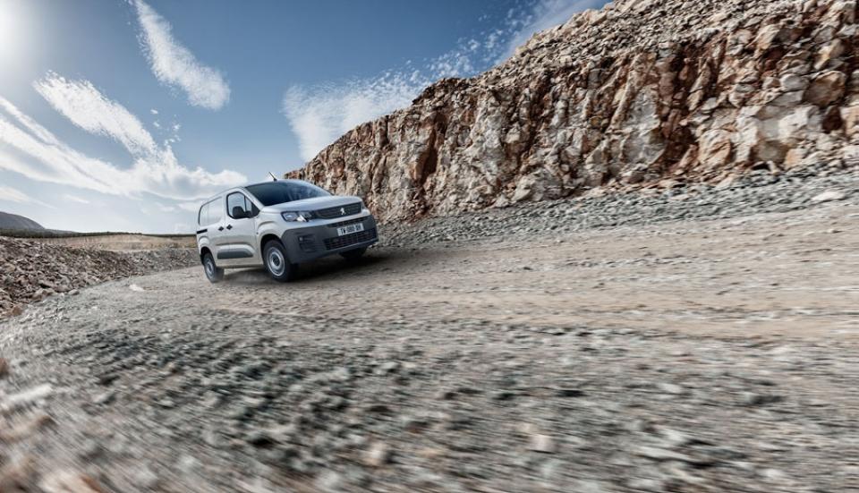PEUGEOT_PARTNER_1811KL_092-960×600