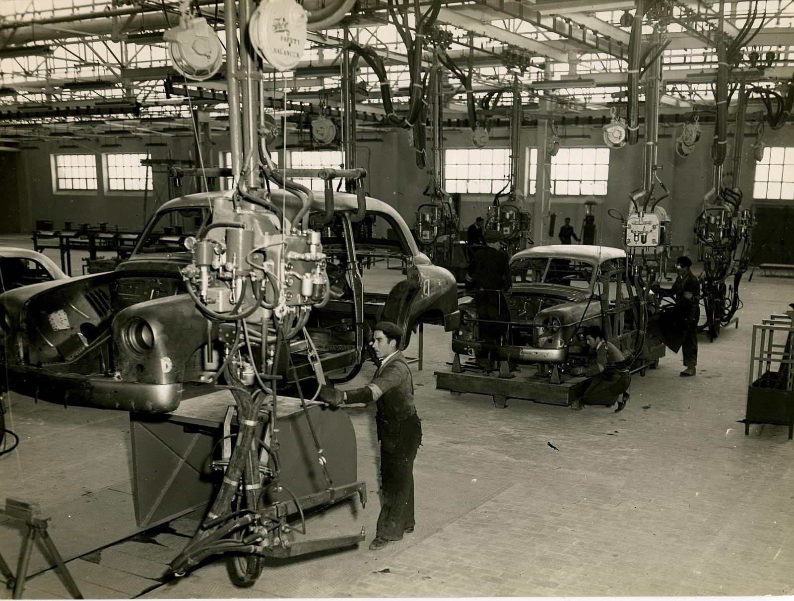 The-SEAT-1400-65th-anniversary_002_HQ (1)
