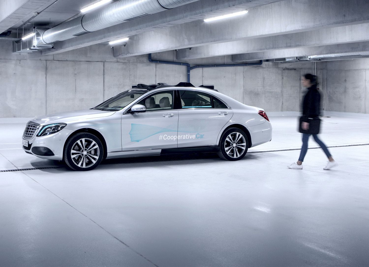 Mercedes-Benz FutureInsight: „Human first“: Empathie als Anker in der digitalen Transformation

Mercedes-Benz FutureInsight: “Human first”: empathy as anchor in the digital transformation