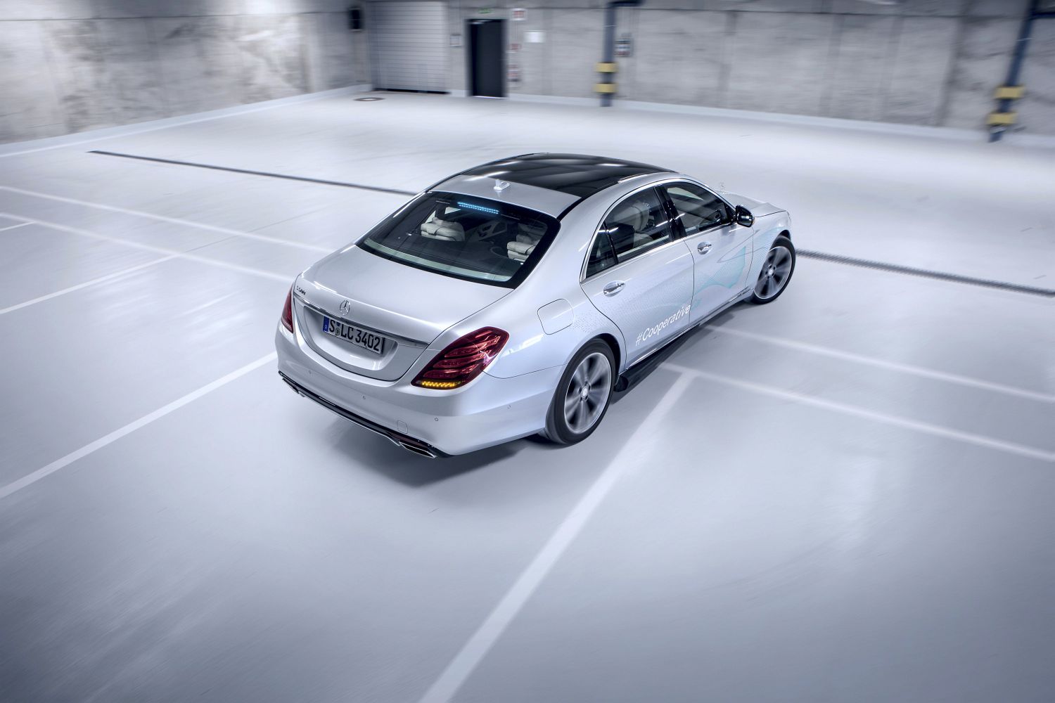 Mercedes-Benz FutureInsight: „Human first“: Empathie als Anker in der digitalen Transformation

Mercedes-Benz FutureInsight: “Human first”: empathy as anchor in the digital transformation