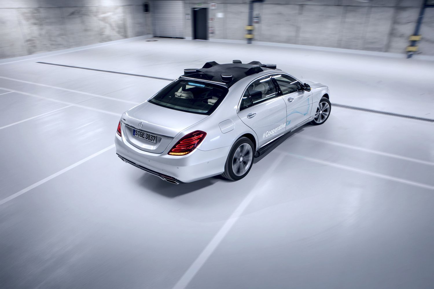 Mercedes-Benz FutureInsight: „Human first“: Empathie als Anker in der digitalen Transformation

Mercedes-Benz FutureInsight: “Human first”: empathy as anchor in the digital transformation