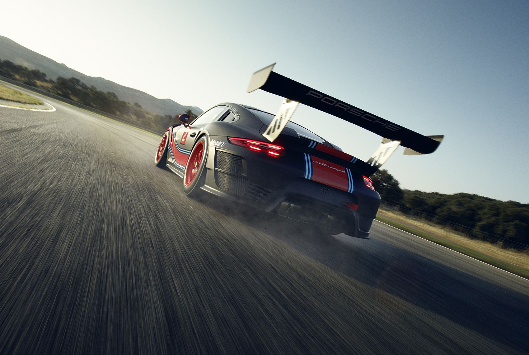 porsche 911 GT2 RS Clubsport 2018 (4)