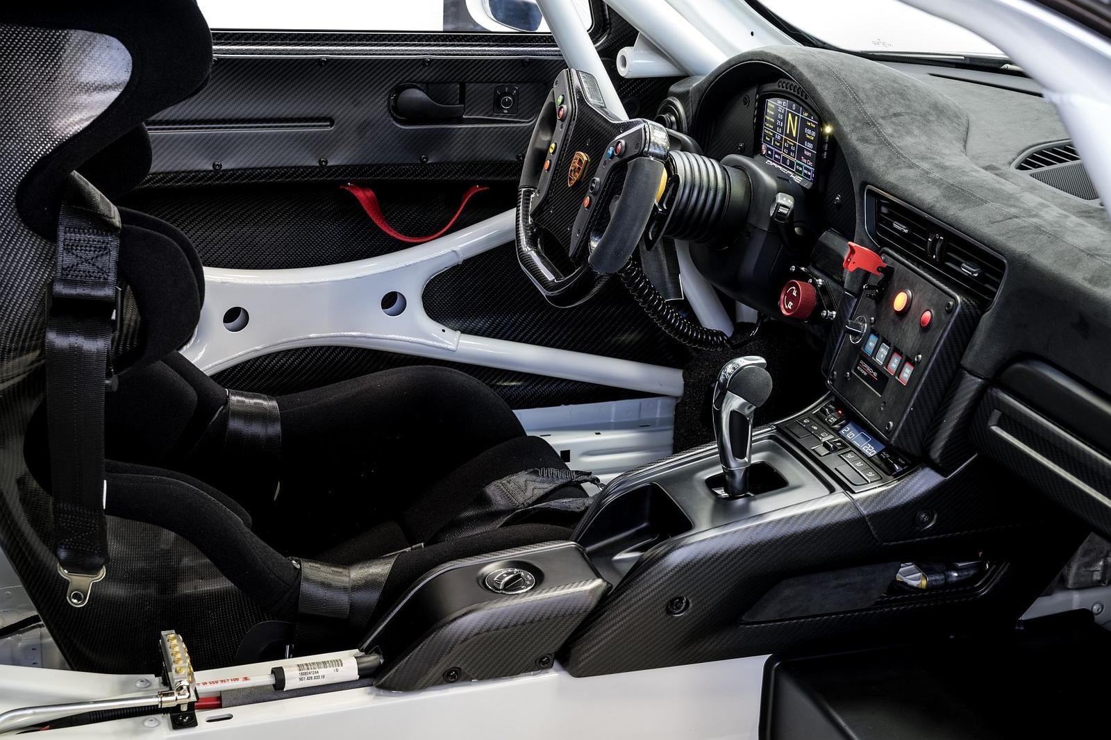 porsche 911 GT2 RS Clubsport 2018 (7)