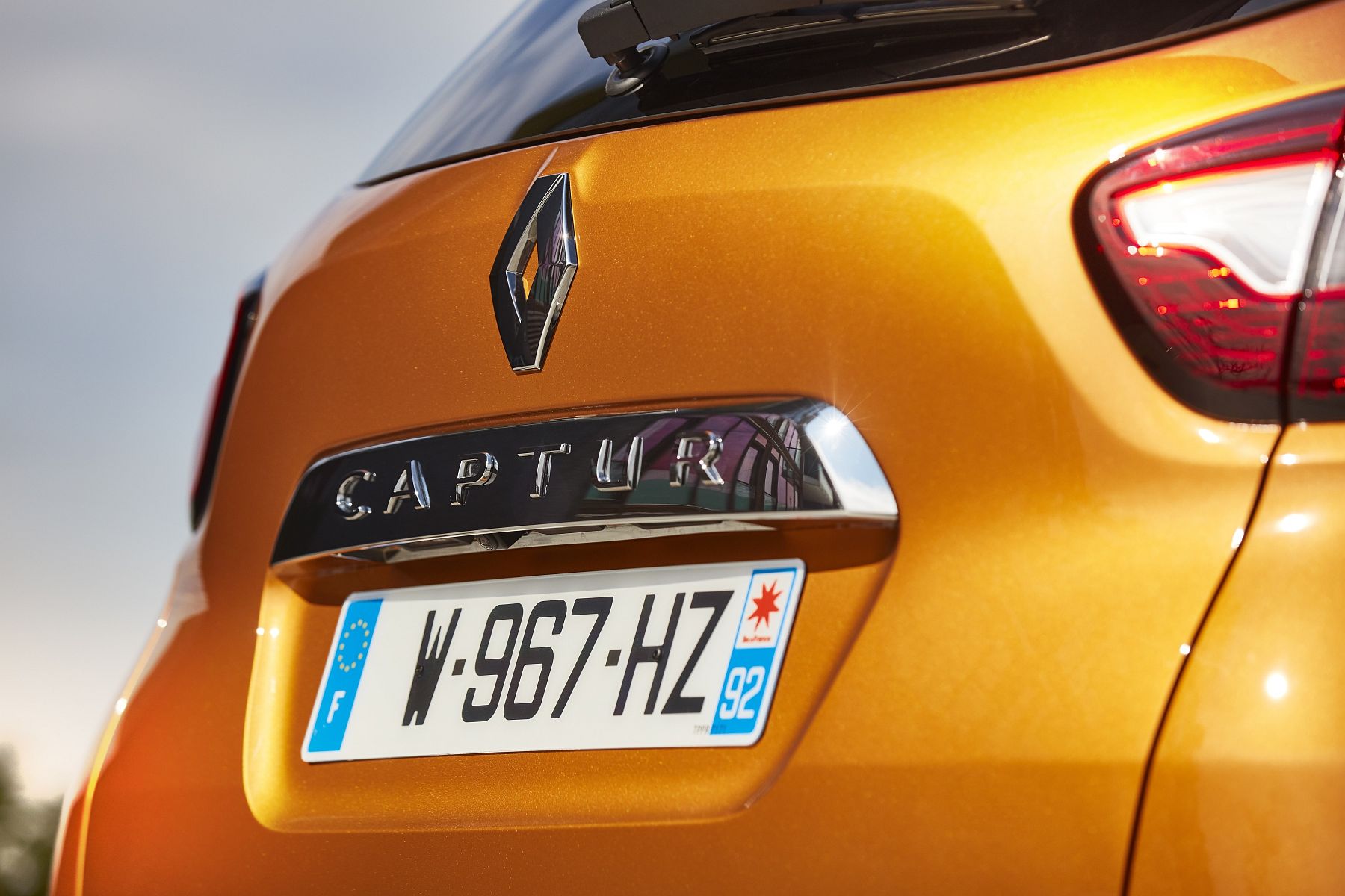 90811_2017_-_New_Renault_CAPTUR_tests_drive_in_Denmark