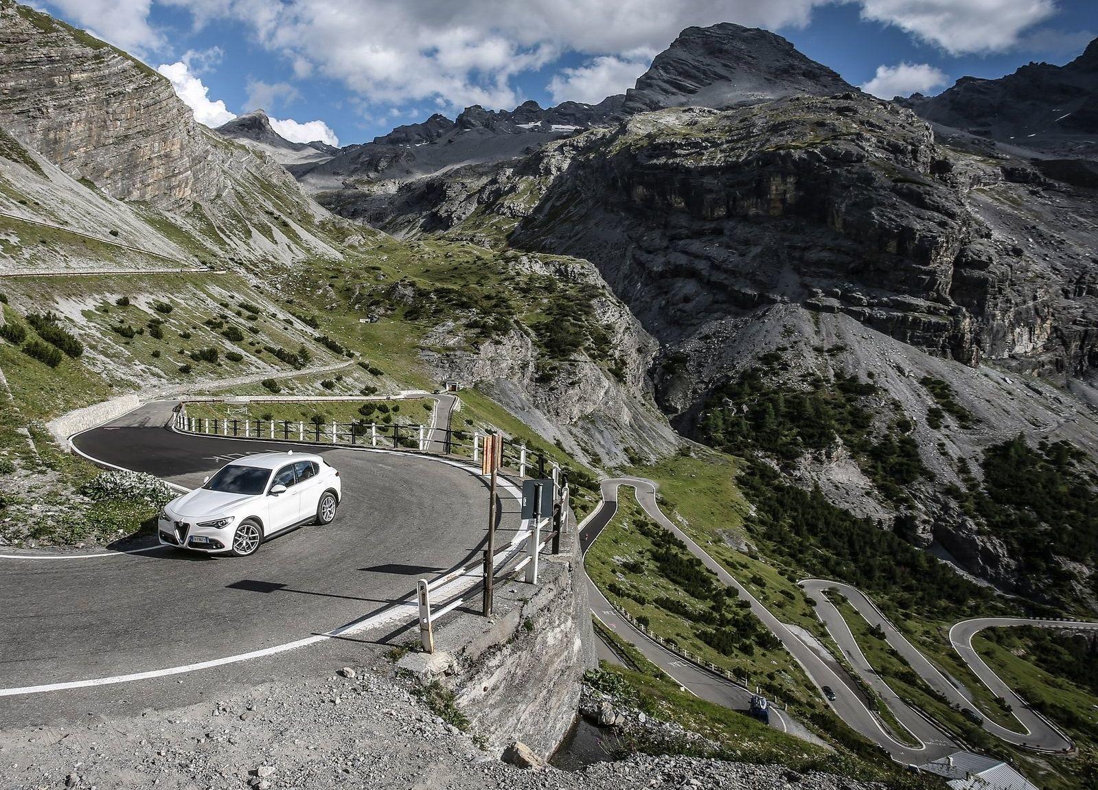 Alfa_Romeo-Stelvio-2018-1600-50
