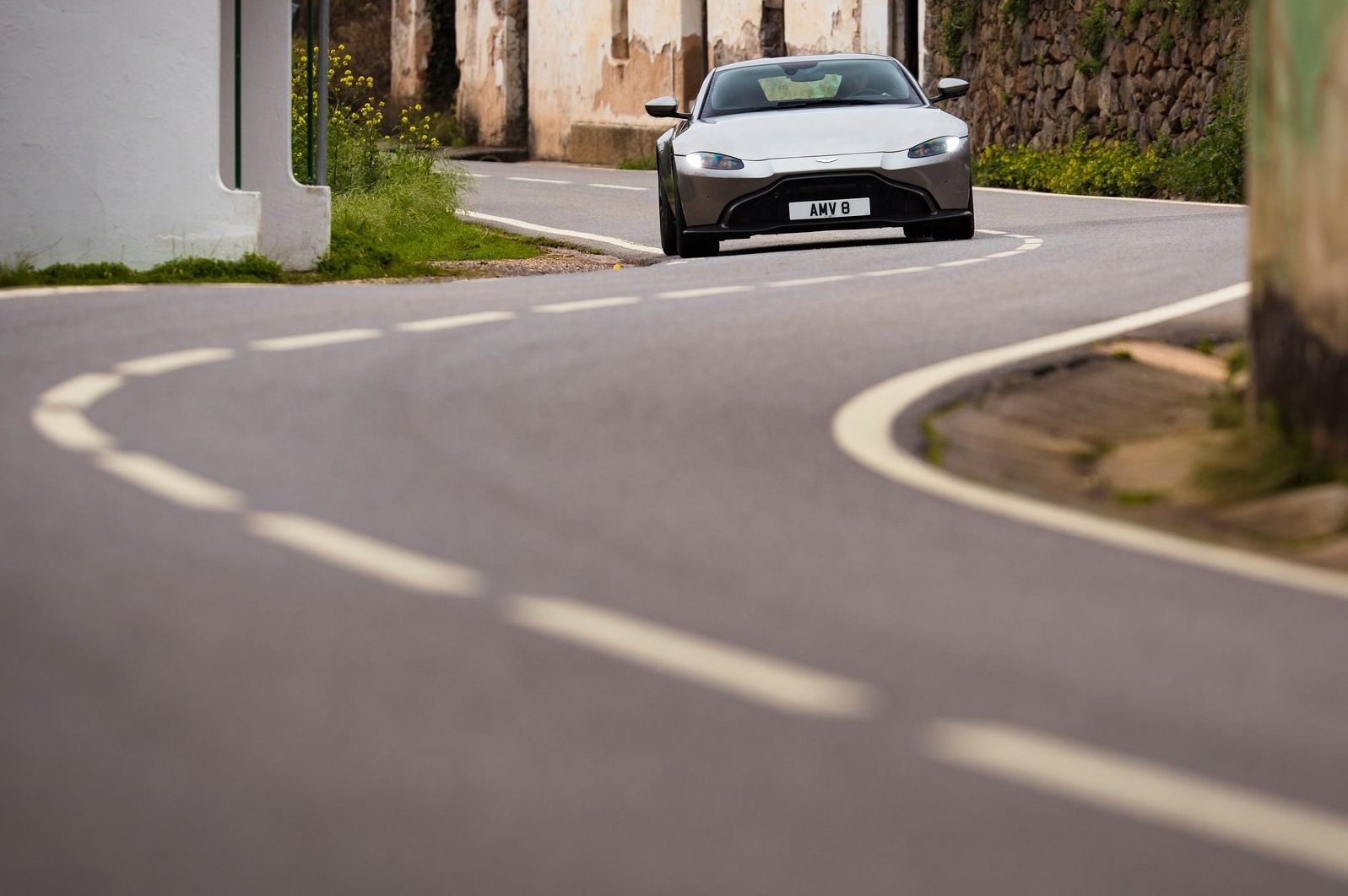 Aston_Martin-Vantage_Tungsten_Silver-2019-1600-63