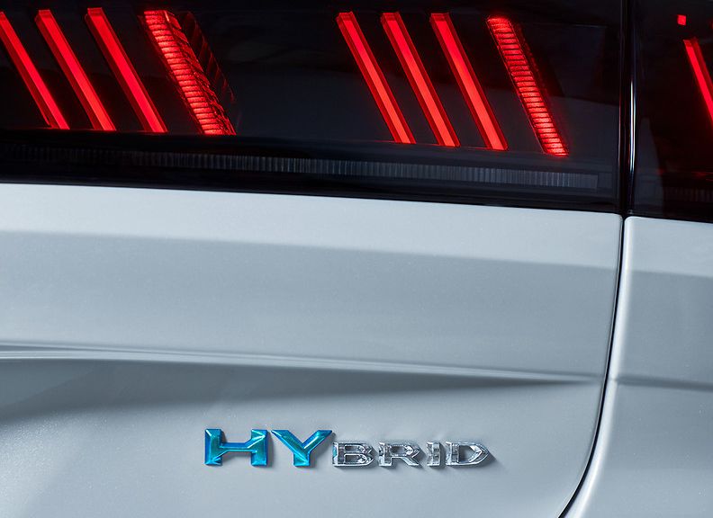 PEUGEOT 508 E 3008 HYBRID (6)