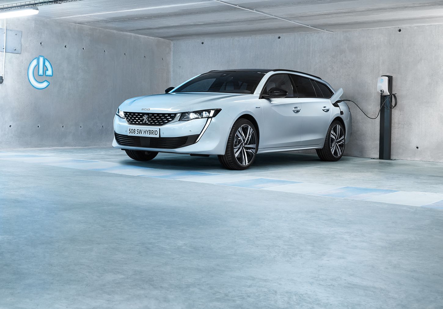 PEUGEOT 508 hYBRID (2)