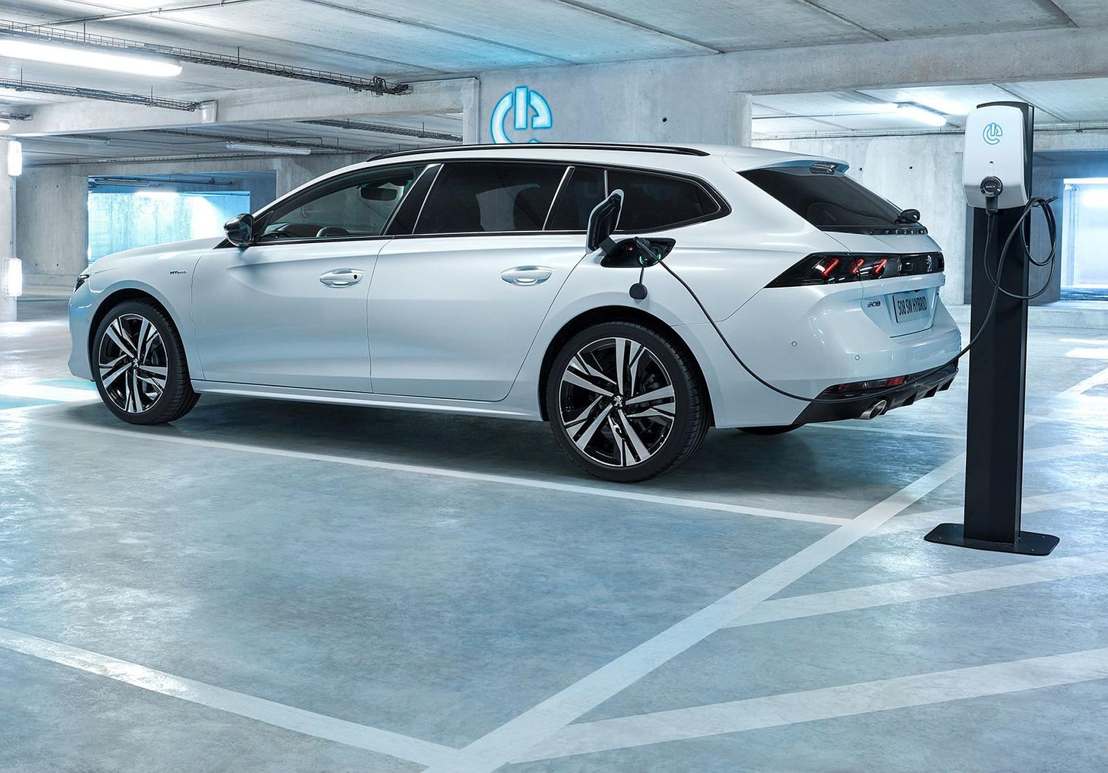PEUGEOT_508PHEV_SW_1809PB_002