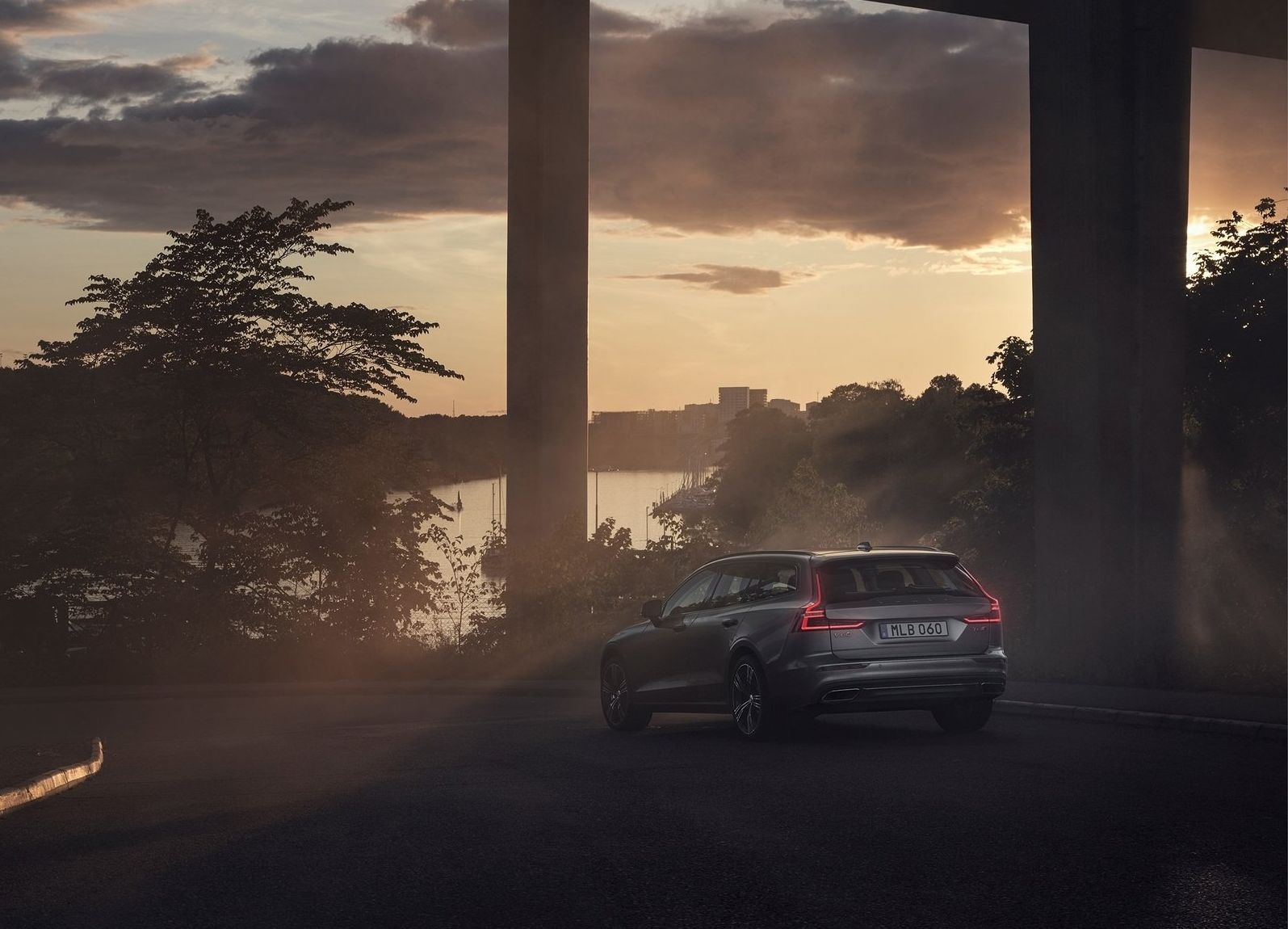 Volvo-V60-2019-1600-55