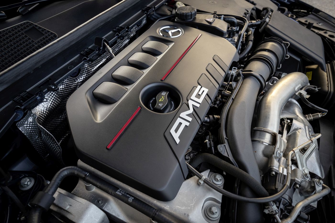 Mercedes-AMG A 35 4MATIC: Neuer Einstieg in die Welt der Driving Performance

Mercedes-AMG A 35 4MATIC: New entry-level model opens up the world of driving performance