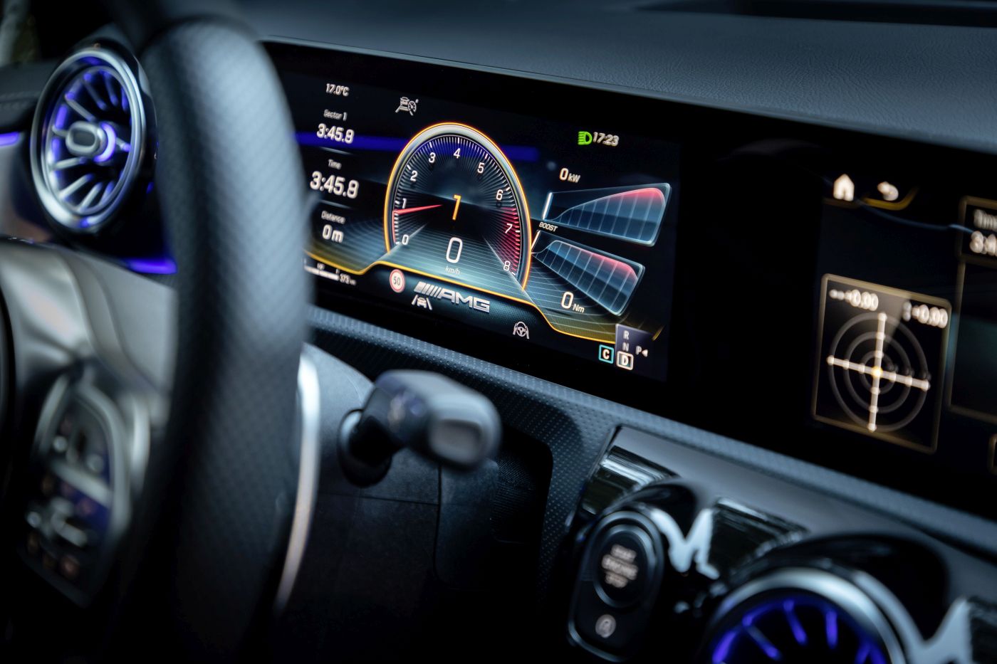Mercedes-AMG A 35 4MATIC: Neuer Einstieg in die Welt der Driving Performance

Mercedes-AMG A 35 4MATIC: New entry-level model opens up the world of driving performance