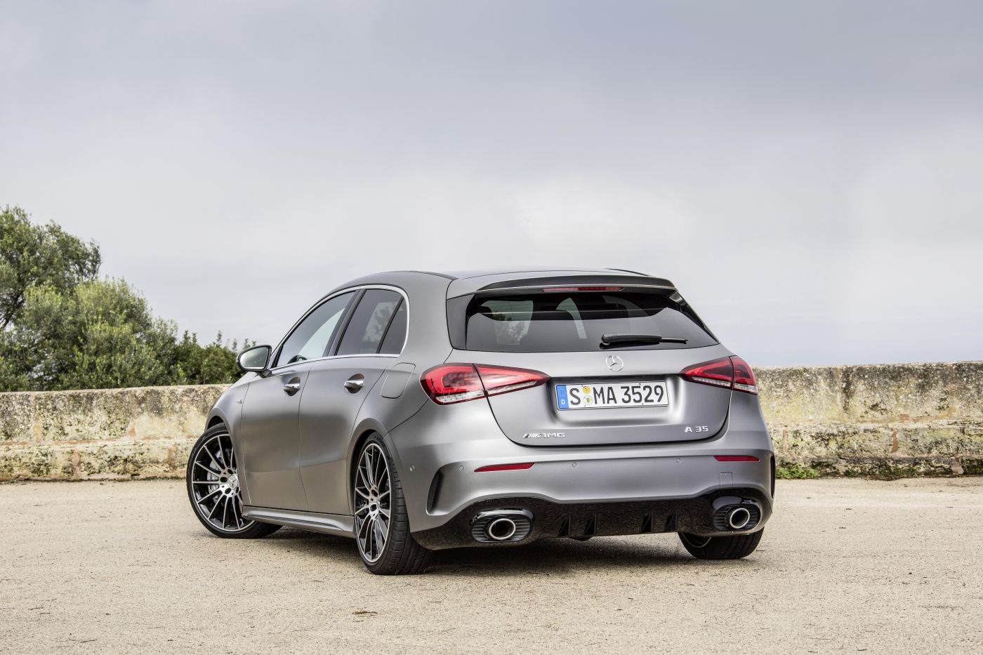 Mercedes-AMG A 35 4MATIC: Neuer Einstieg in die Welt der Driving Performance

Mercedes-AMG A 35 4MATIC: New entry-level model opens up the world of driving performance