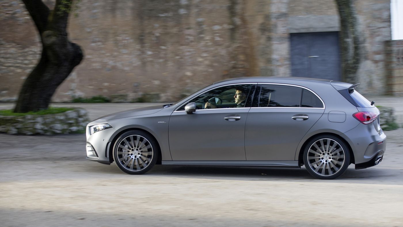 Mercedes-AMG A 35 4MATIC: Neuer Einstieg in die Welt der Driving Performance

Mercedes-AMG A 35 4MATIC: New entry-level model opens up the world of driving performance