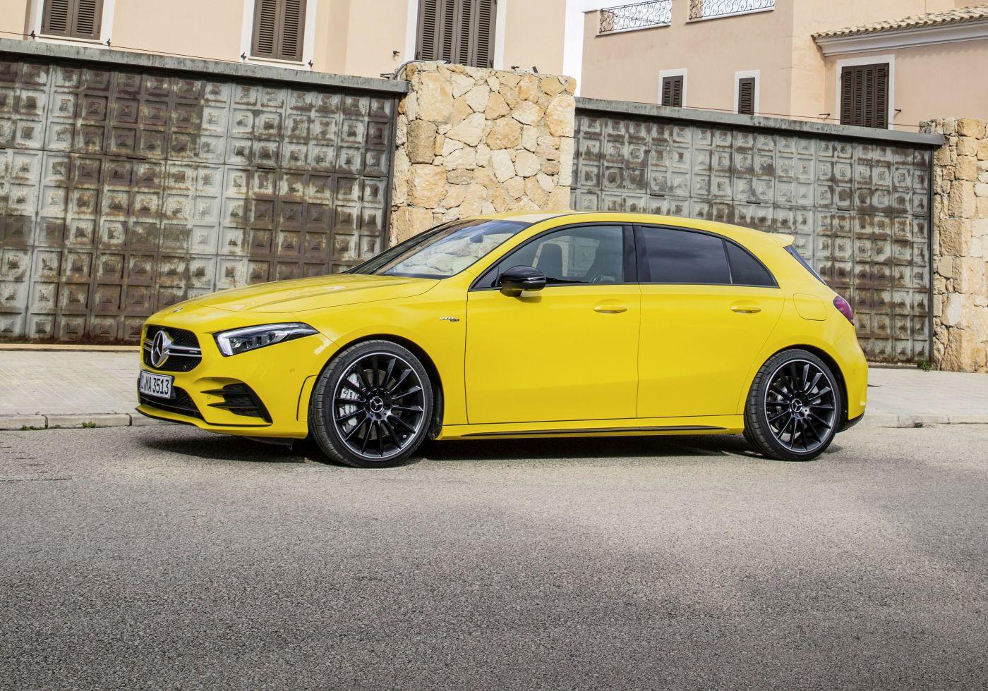 Mercedes-AMG A 35 4MATIC: Neuer Einstieg in die Welt der Driving Performance

Mercedes-AMG A 35 4MATIC: New entry-level model opens up the world of driving performance