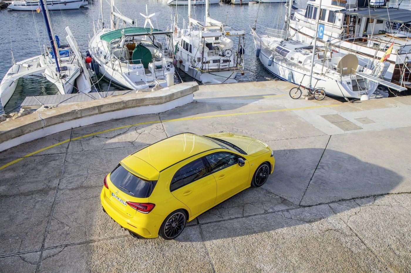 Mercedes-AMG A 35 4MATIC: Neuer Einstieg in die Welt der Driving Performance

Mercedes-AMG A 35 4MATIC: New entry-level model opens up the world of driving performance