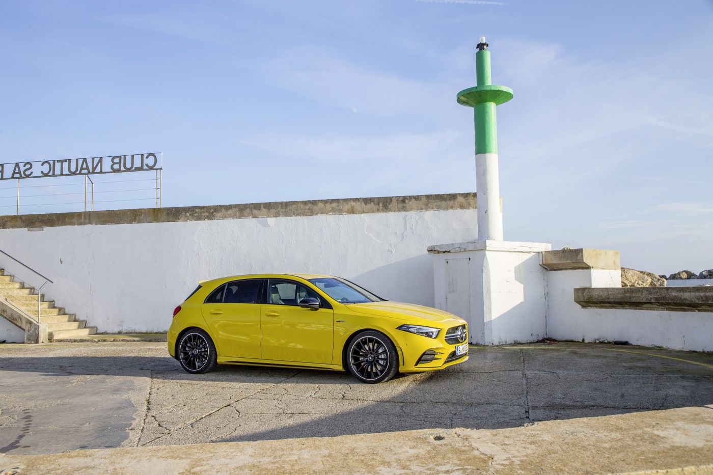 Mercedes-AMG A 35 4MATIC: Neuer Einstieg in die Welt der Driving Performance

Mercedes-AMG A 35 4MATIC: New entry-level model opens up the world of driving performance