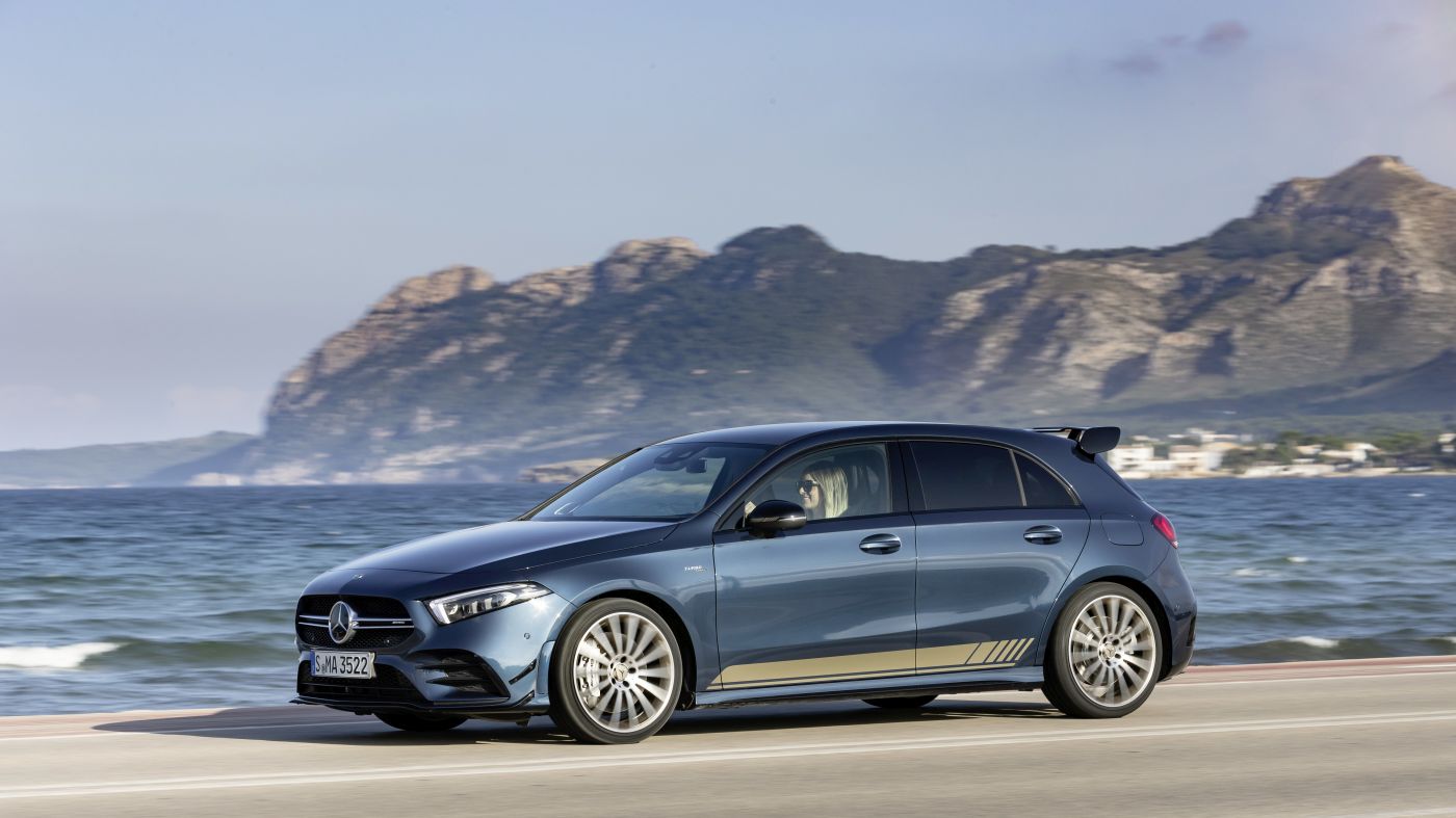 Mercedes-AMG A 35 4MATIC: Neuer Einstieg in die Welt der Driving Performance

Mercedes-AMG A 35 4MATIC: New entry-level model opens up the world of driving performance