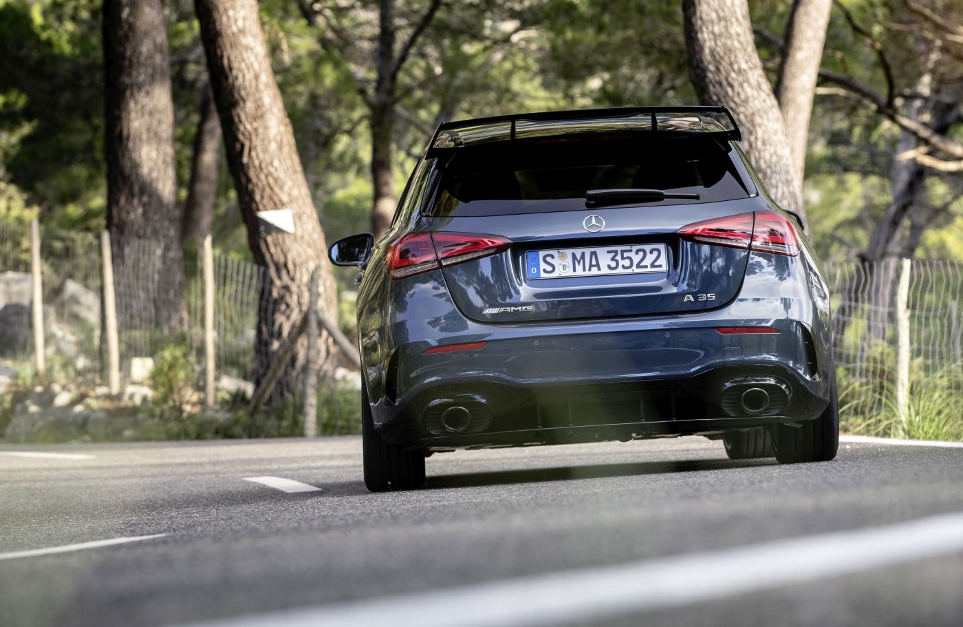 Mercedes-AMG A 35 4MATIC: Neuer Einstieg in die Welt der Driving Performance

Mercedes-AMG A 35 4MATIC: New entry-level model opens up the world of driving performance