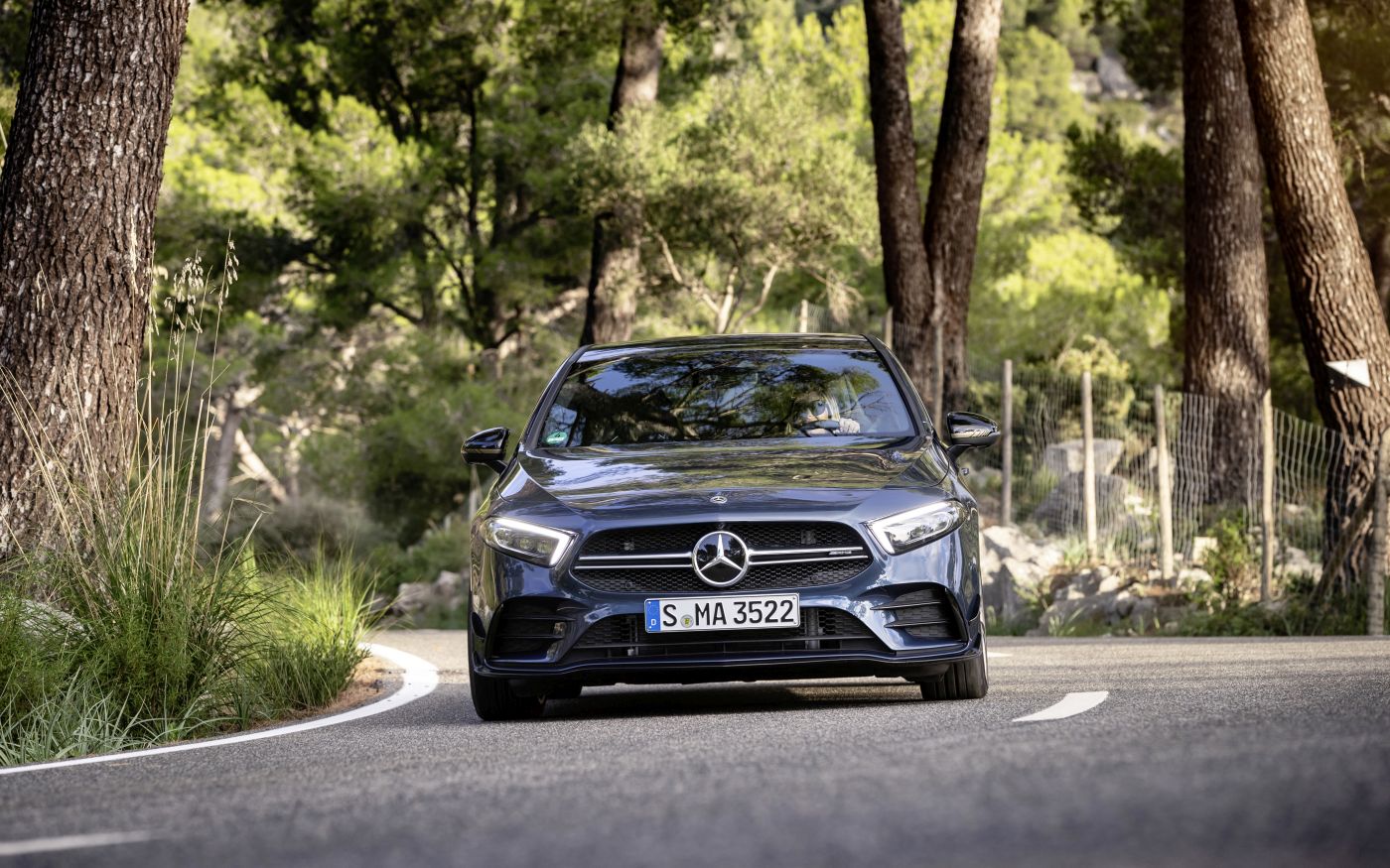 Mercedes-AMG A 35 4MATIC: Neuer Einstieg in die Welt der Driving Performance

Mercedes-AMG A 35 4MATIC: New entry-level model opens up the world of driving performance