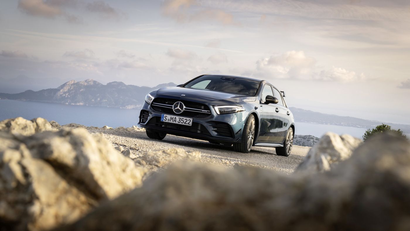 Mercedes-AMG A 35 4MATIC: Neuer Einstieg in die Welt der Driving Performance

Mercedes-AMG A 35 4MATIC: New entry-level model opens up the world of driving performance