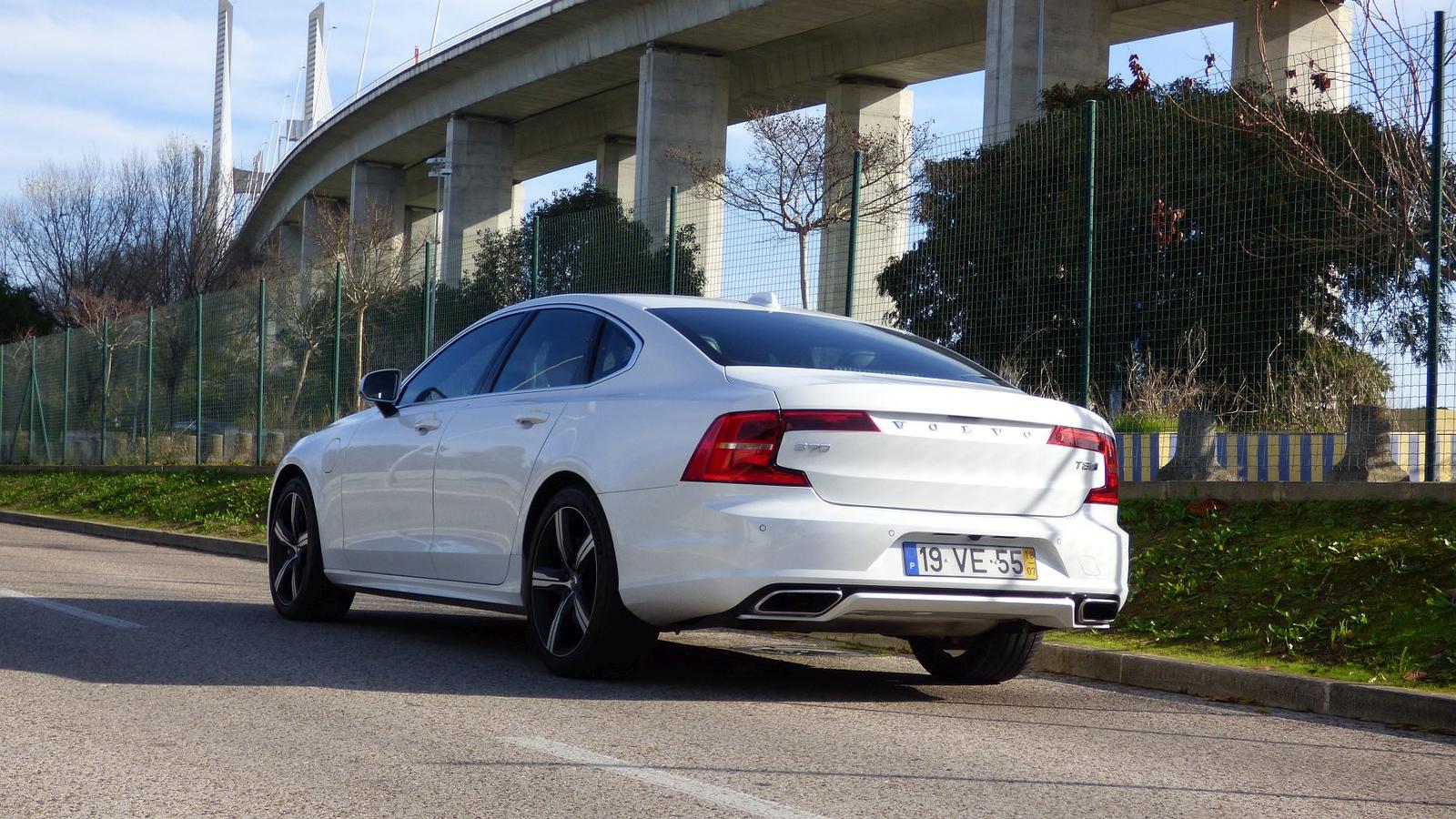 volvo v90 T8_1