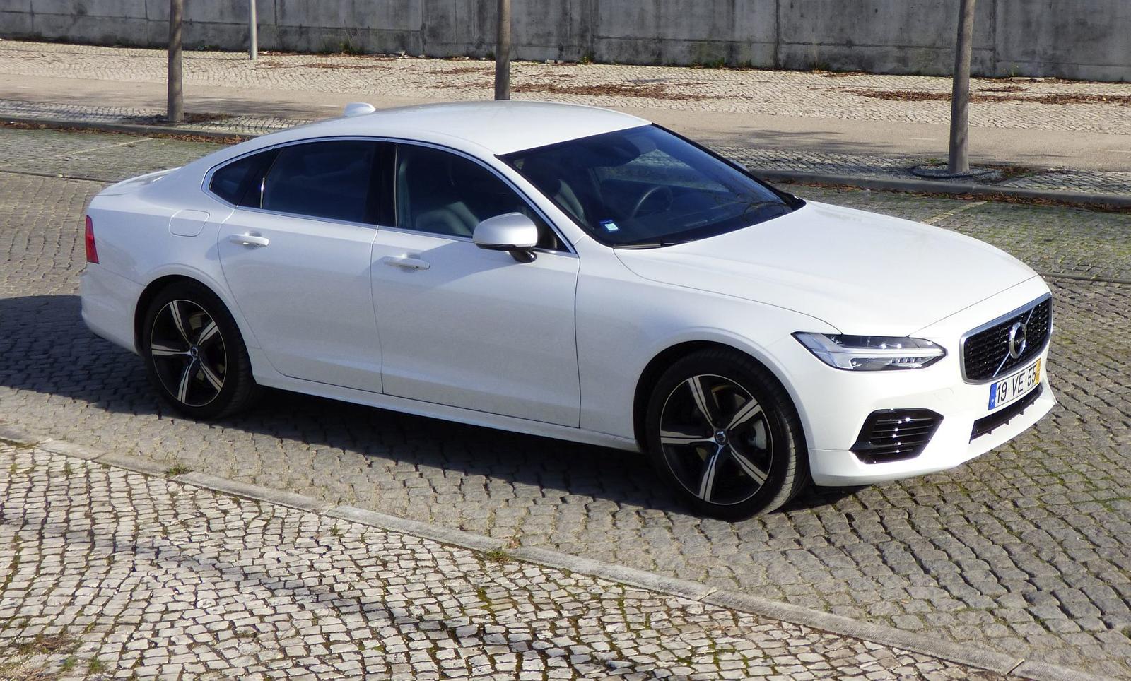volvo v90 T8_8