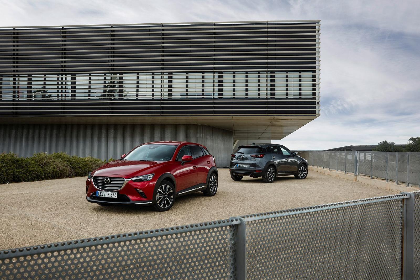 03_2018_MAZDA_CX-3_STILL