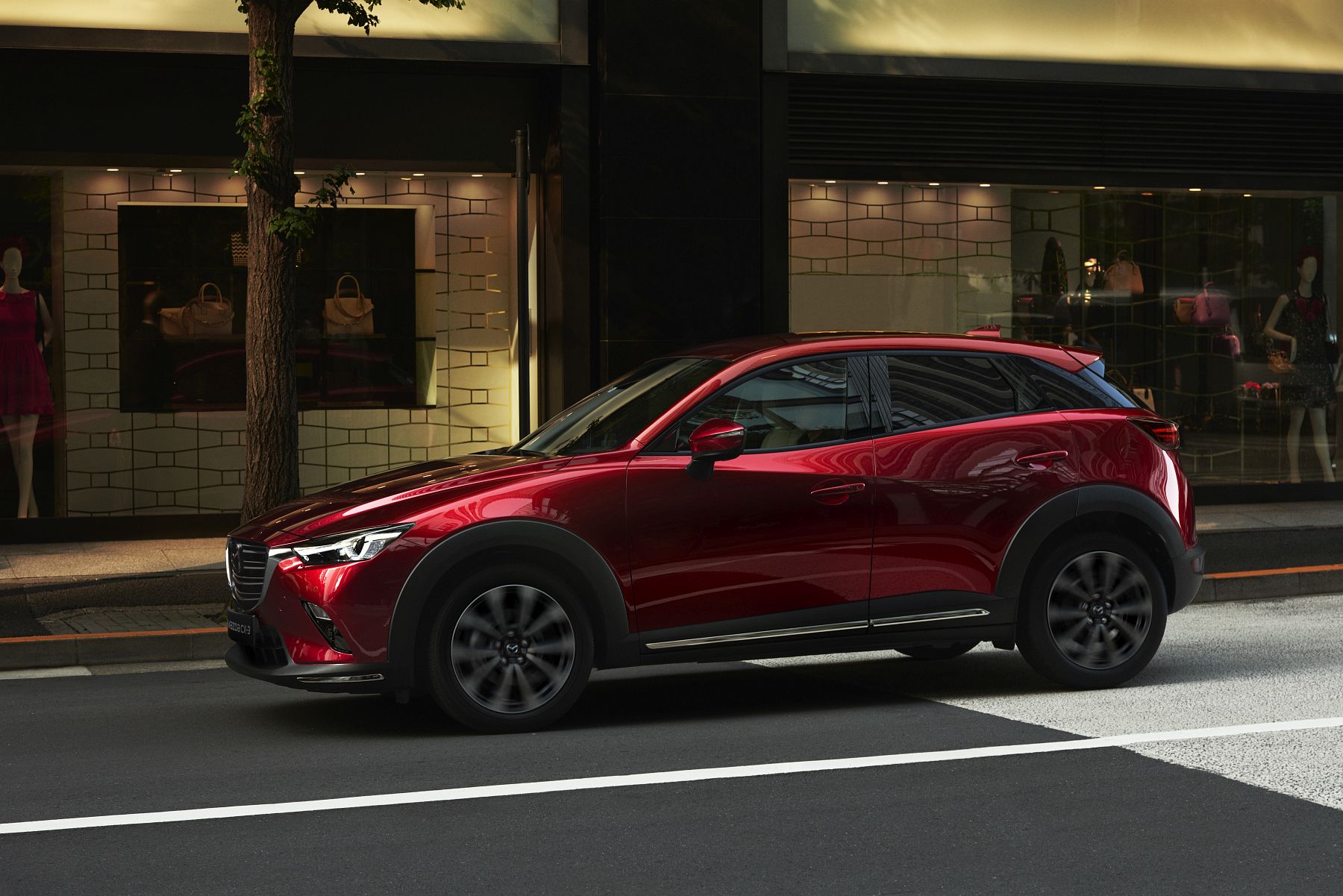 10_2018_MAZDA_CX-3_ACTION_SIDE