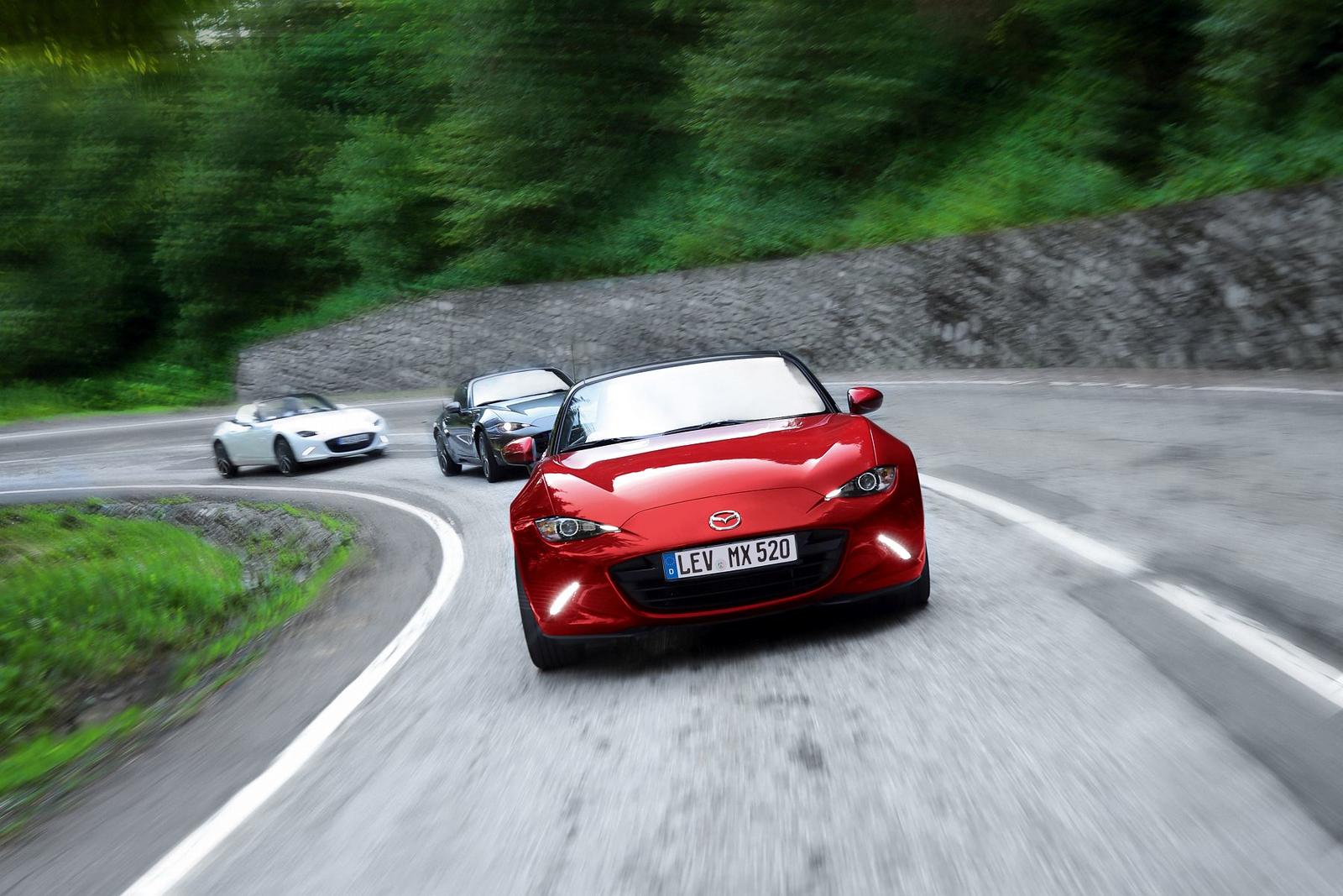10_2019 MAZDA MX-5_ACTION