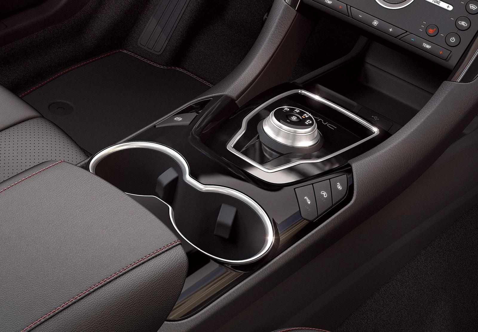 2019FordMondeo-Hybrid_011-LOW
