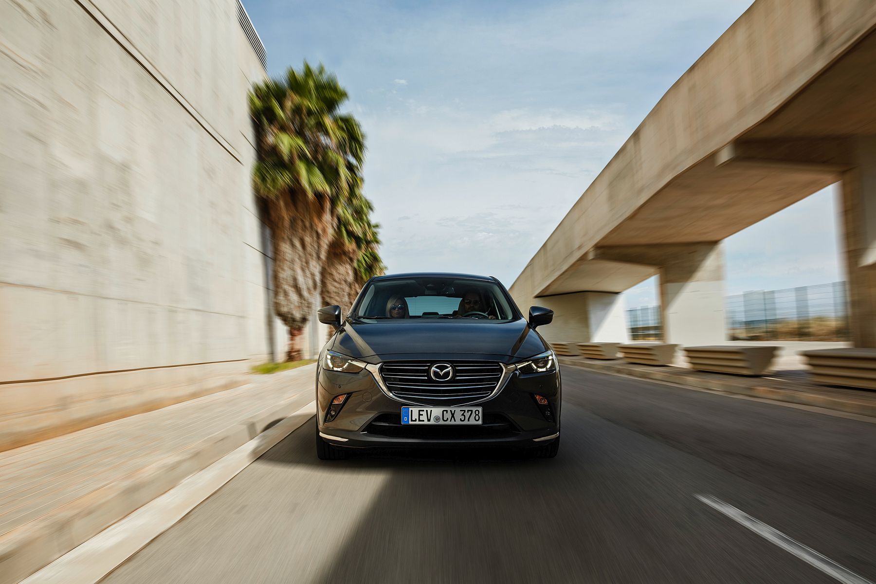 24_2018_MAZDA_CX-3_ACTION_FRONT