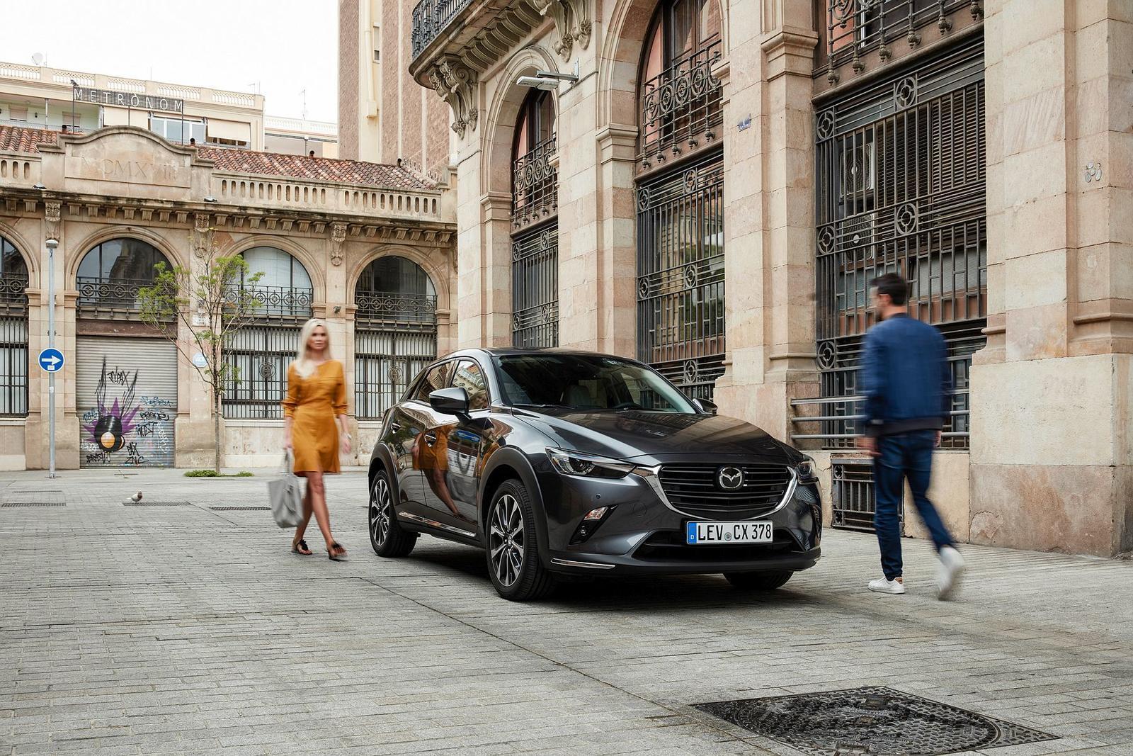 25_2018_MAZDA_CX-3_STILL_FRONT