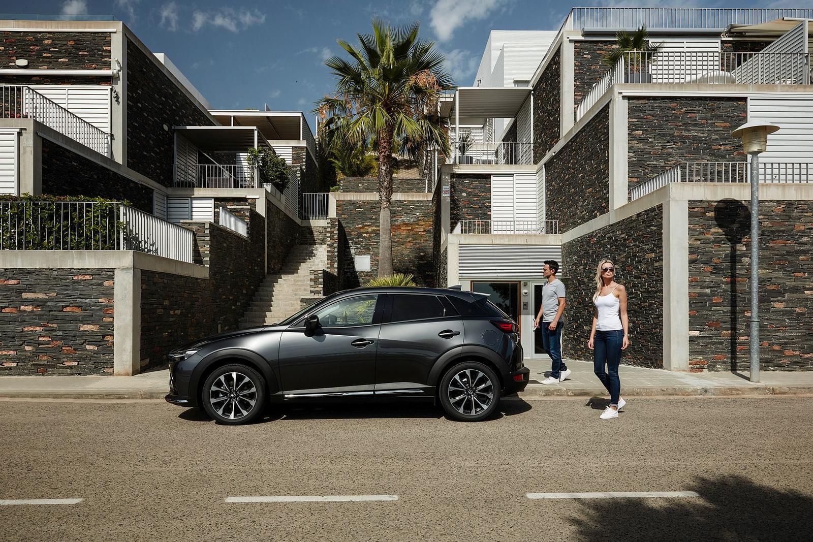 29_2018_MAZDA_CX-3_STILL_SIDE