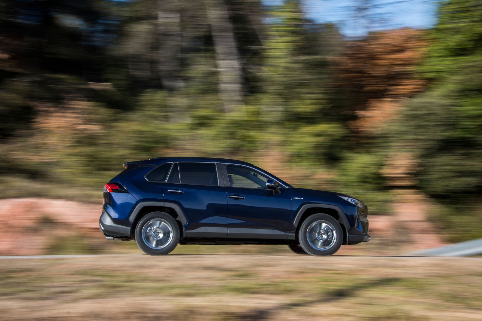 Dynamic_Blue_Rav4_2019_19