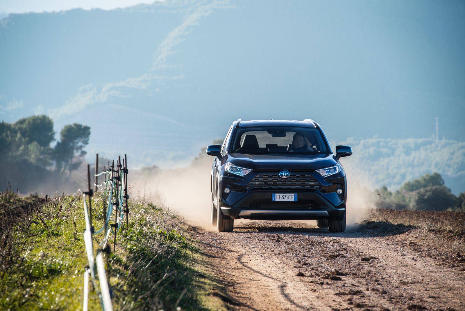Dynamic_Blue_Rav4_2019_20