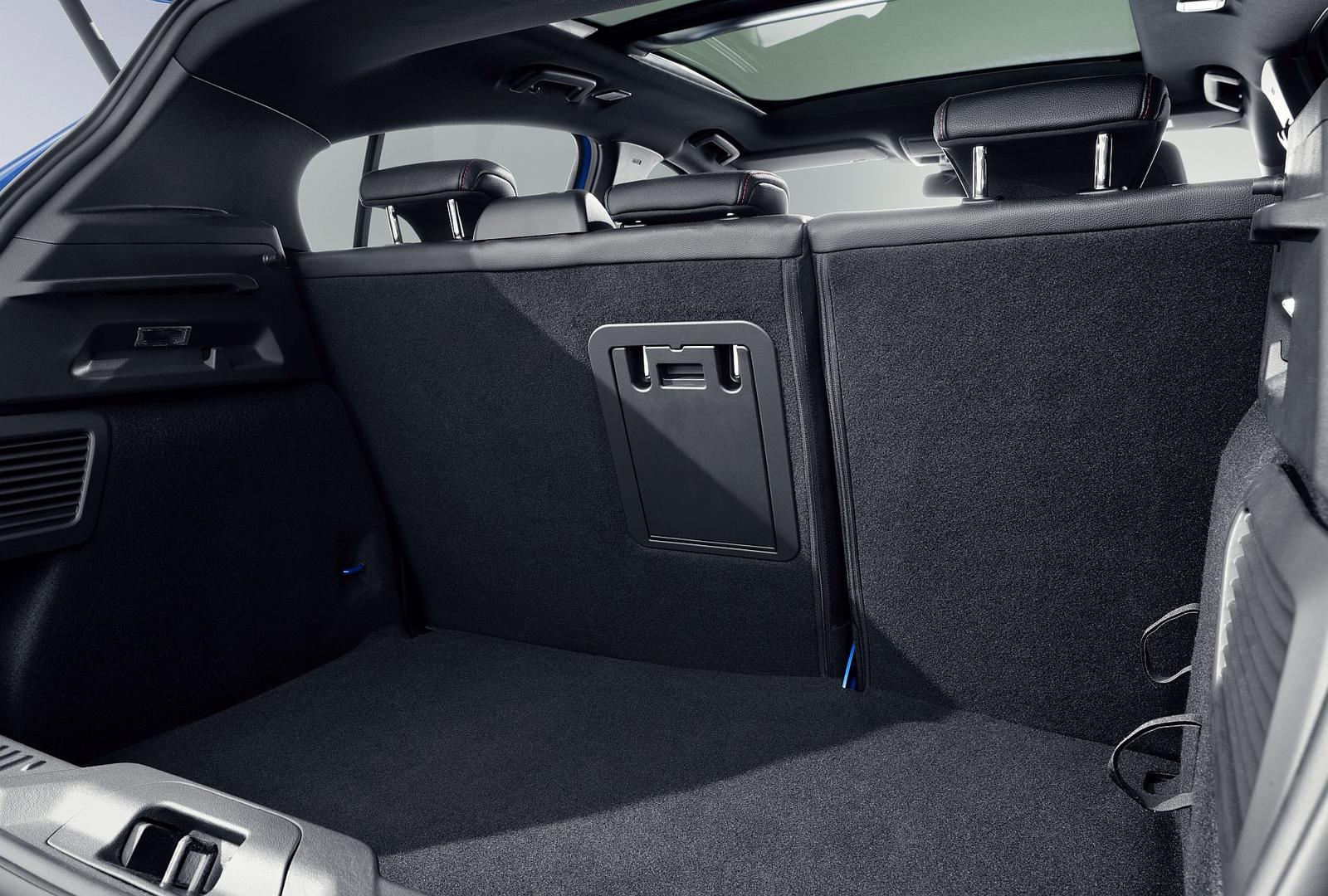 FORD_2018_FOCUS_ST-LINE_STUDIO_14