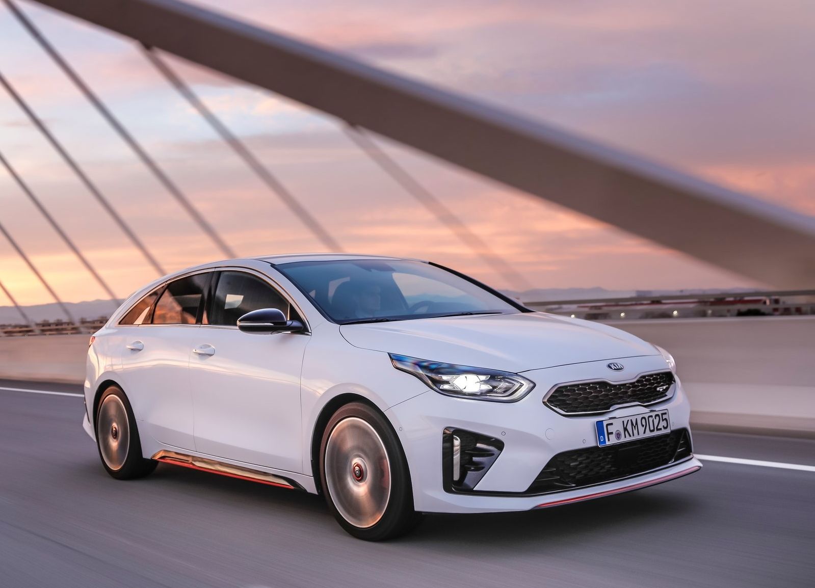 Kia-ProCeed-2019-1600-08