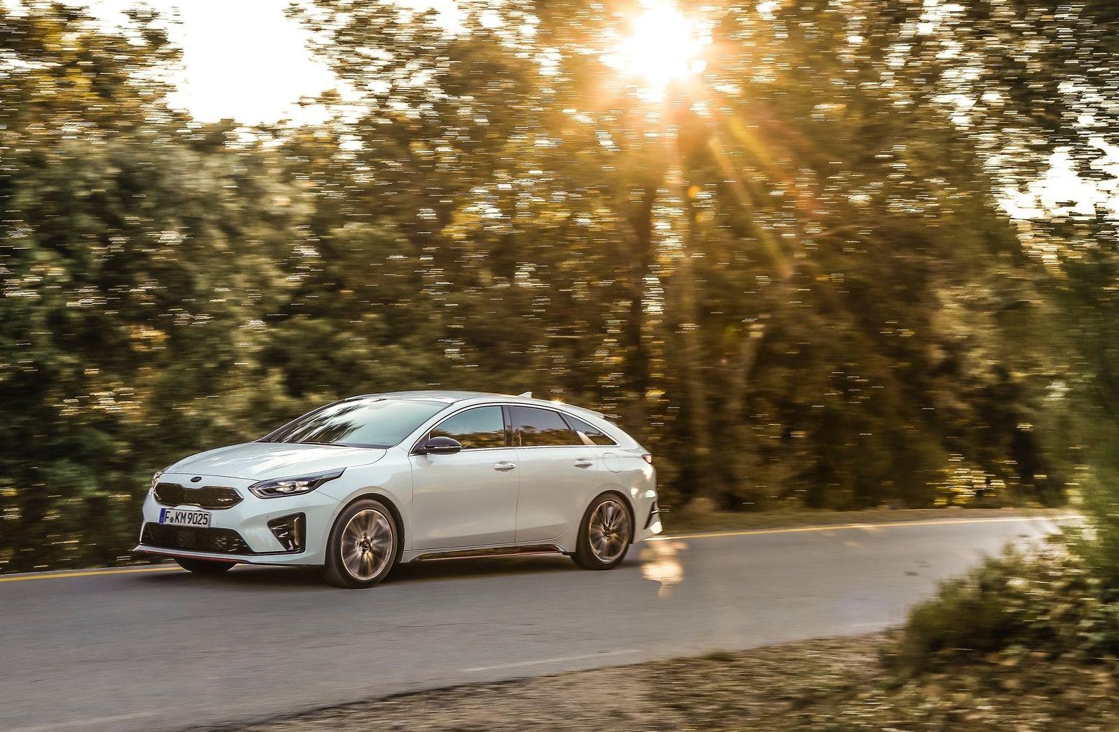 Kia-ProCeed-2019-1600-19