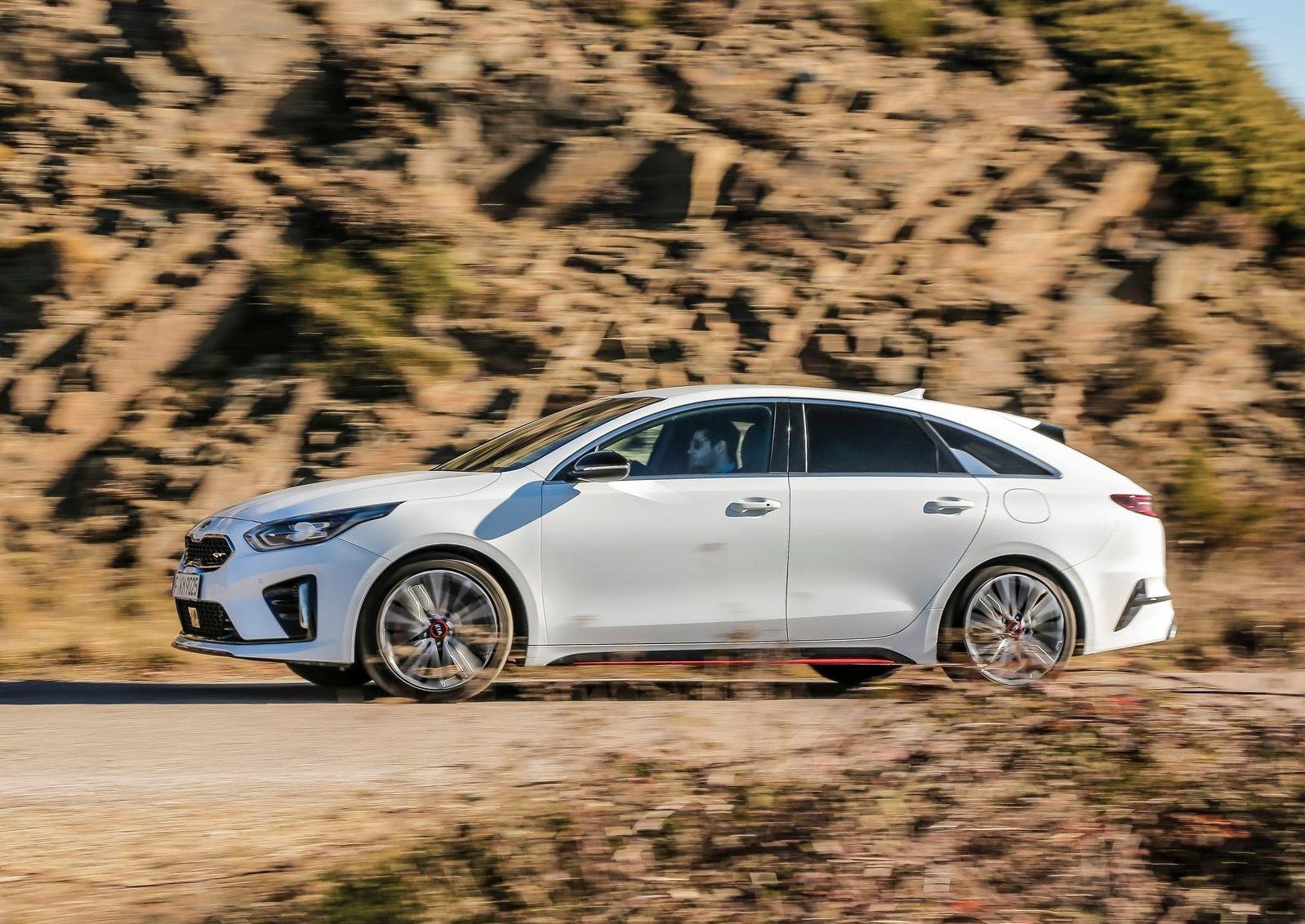 Kia-ProCeed-2019-1600-31