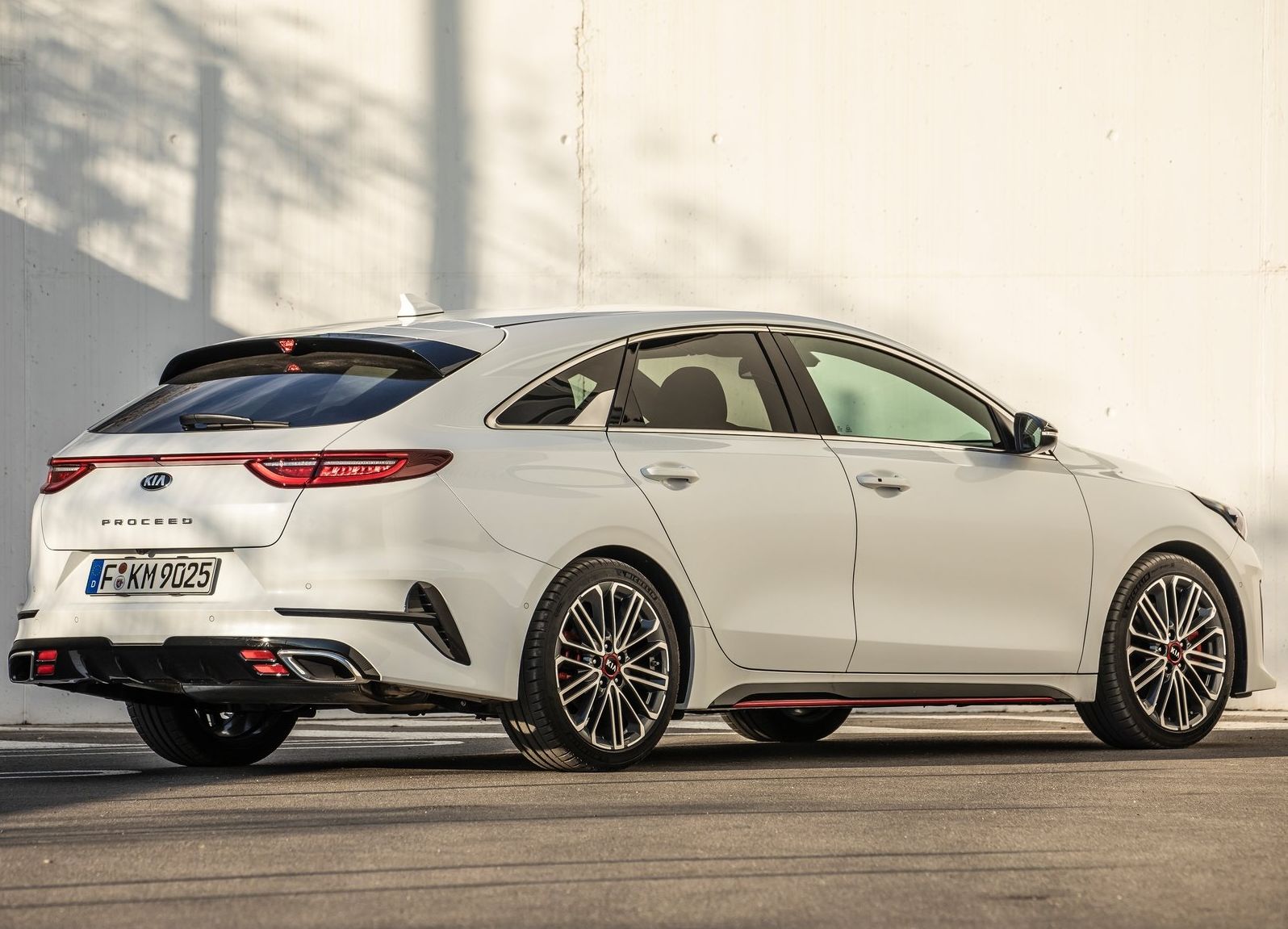 Kia-ProCeed-2019-1600-45