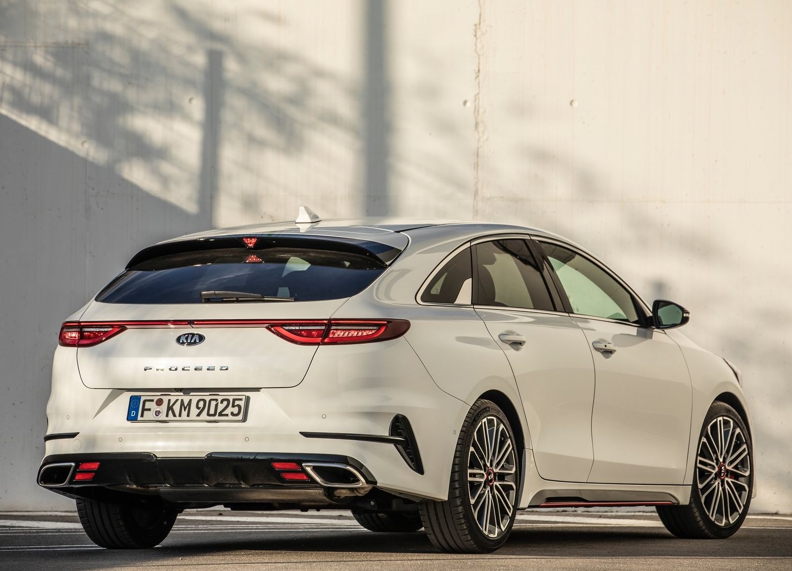 Kia-ProCeed-2019-1600-46