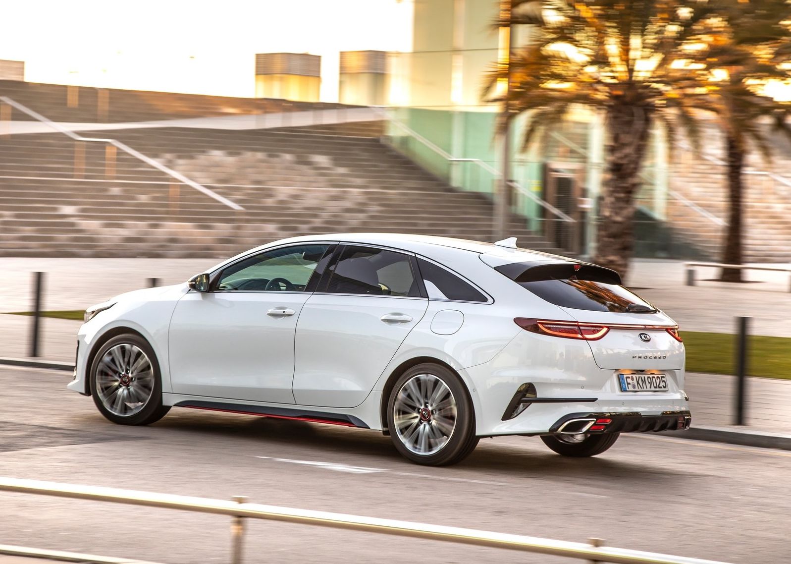 Kia-ProCeed-2019-1600-4a