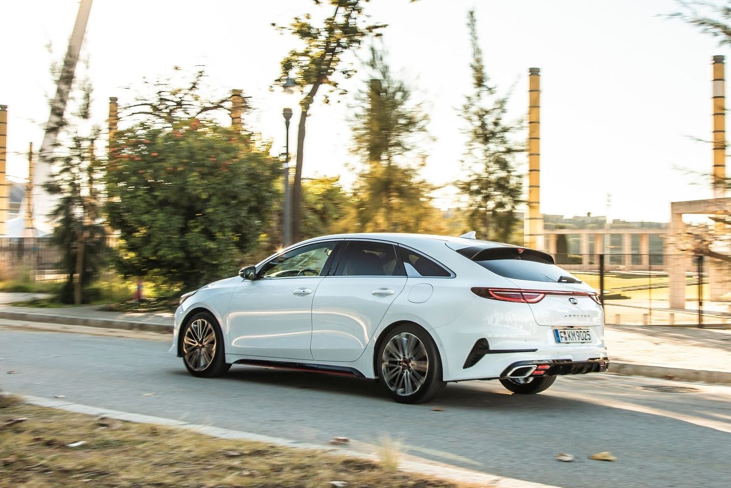 Kia-ProCeed-2019-1600-59
