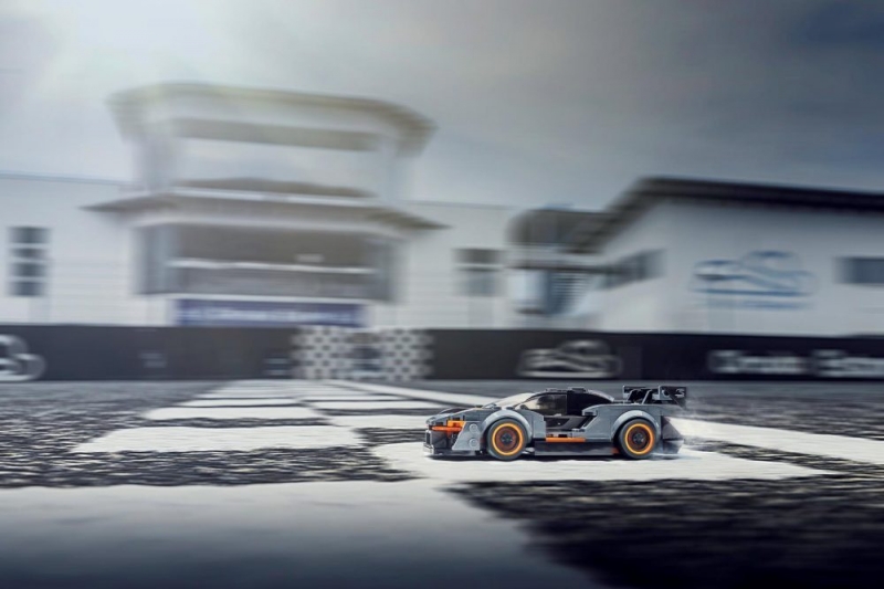 McLaren Senna LEGO_dynamic