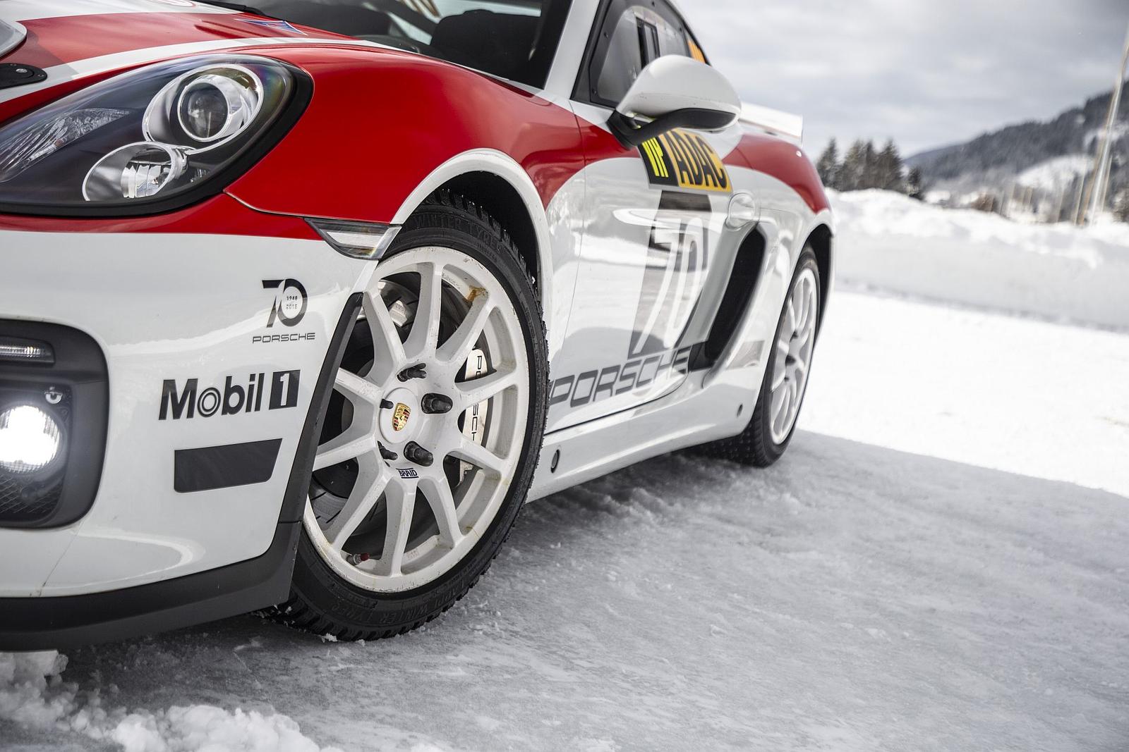 Porsche Cayman GT4 Rallye (5)